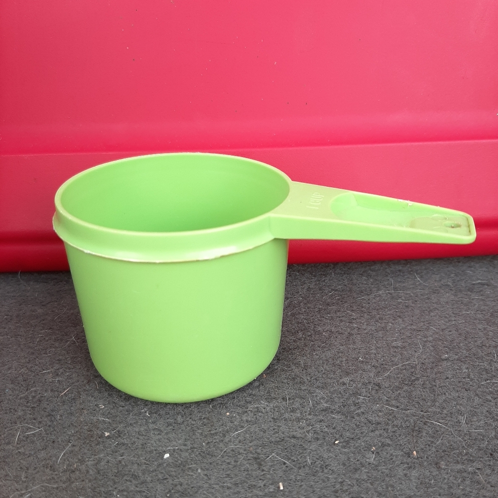 🔥Tupperware Green Measuring Cup (1 cup) K1